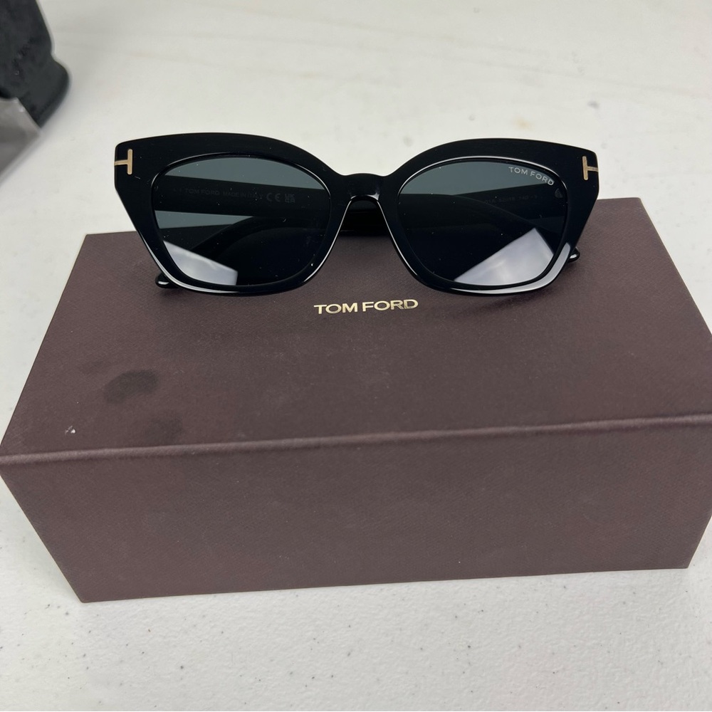 Tom Ford New in Box Juliette Sunglasses Cat Eye Black Shiny Acetate
